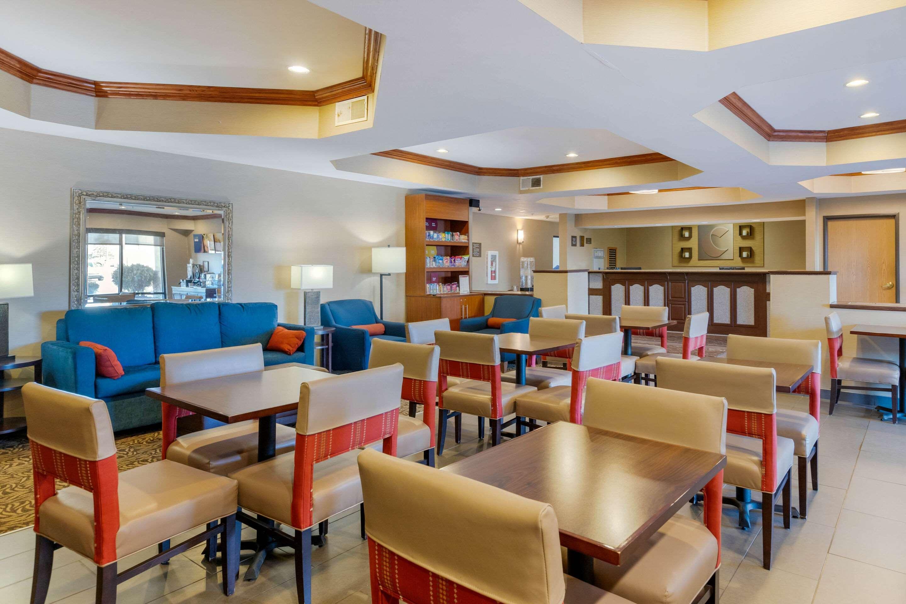 Comfort Suites South Haven Near I-96 Luaran gambar