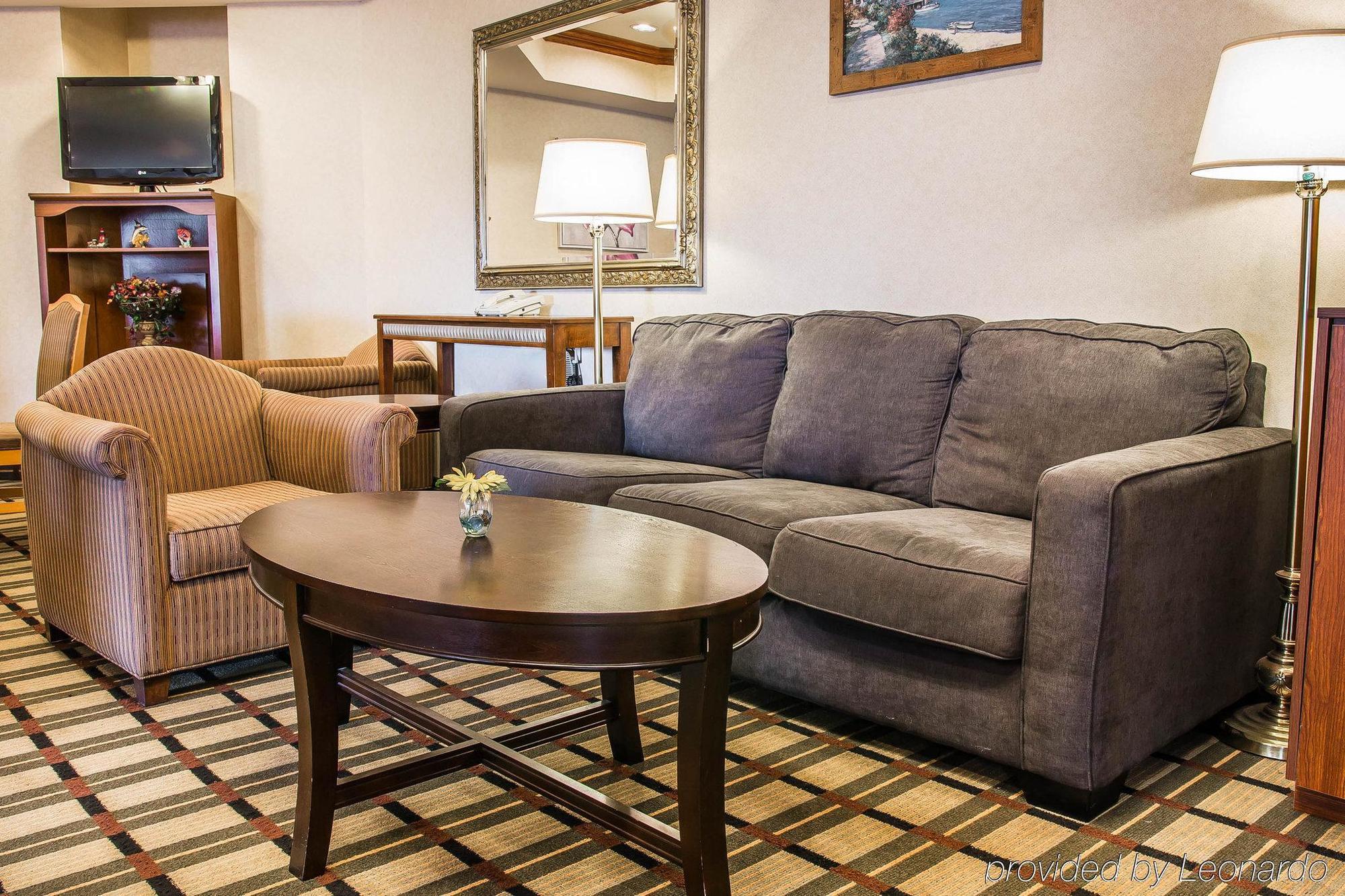 Comfort Suites South Haven Near I-96 Luaran gambar