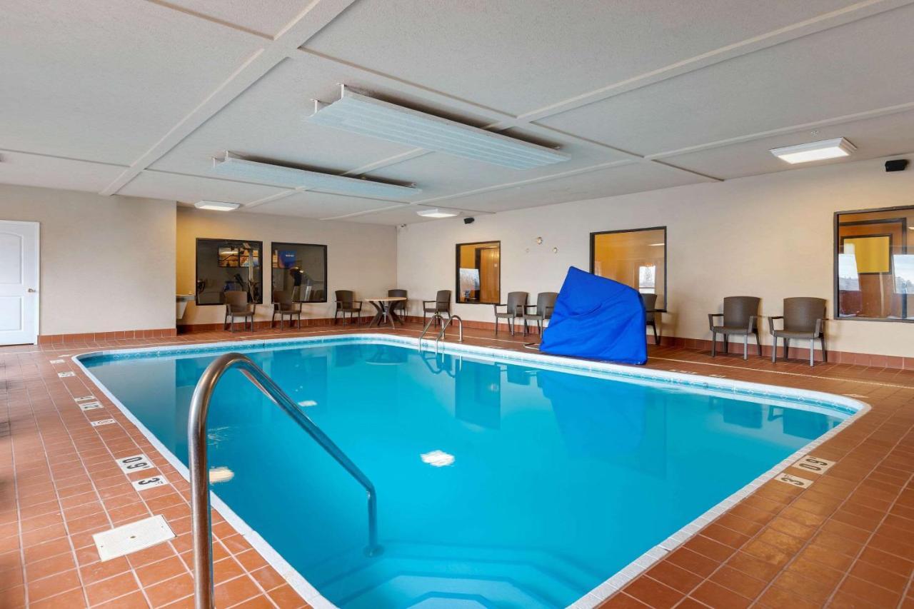 Comfort Suites South Haven Near I-96 Luaran gambar